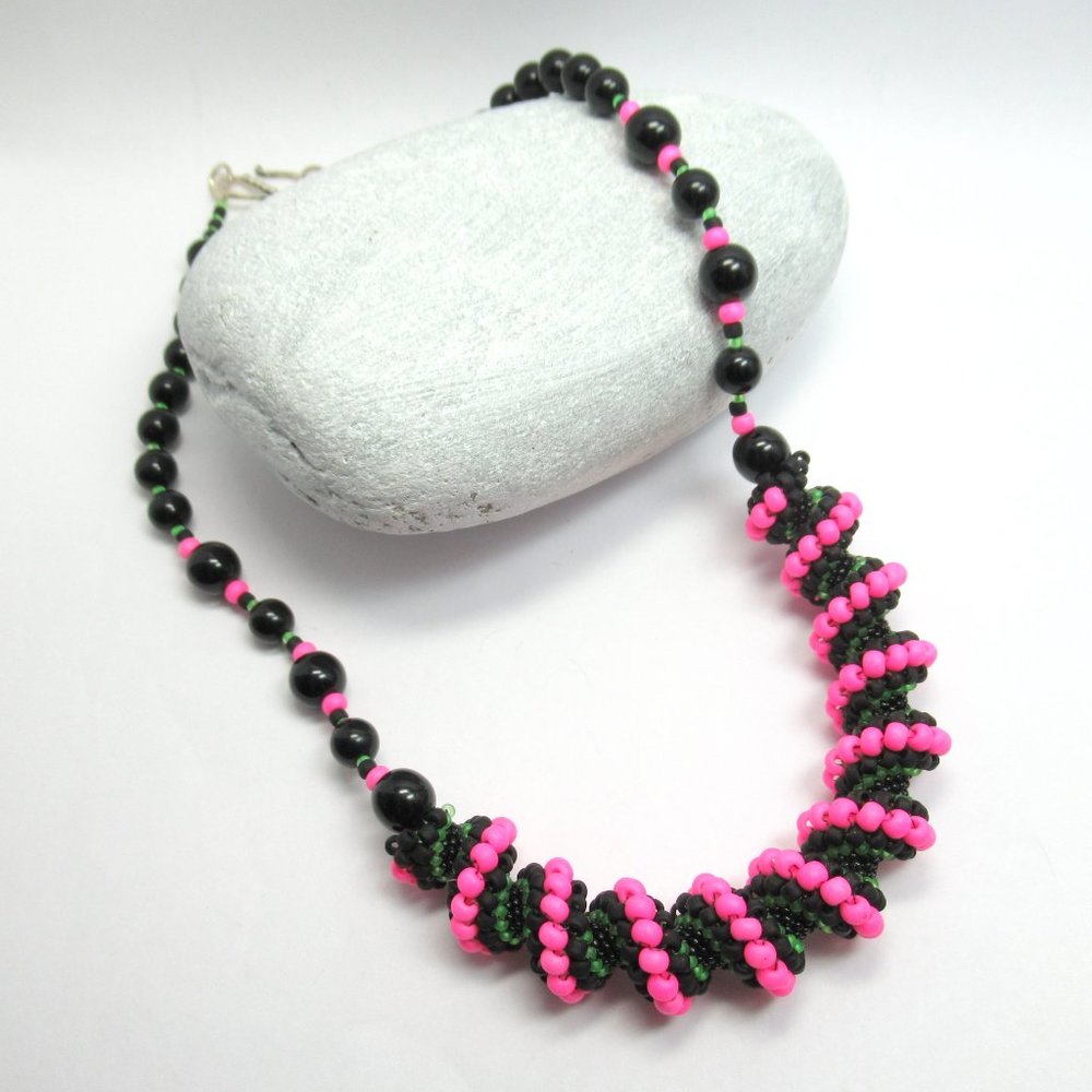Neon pink and Black Cellini Necklace - Picture 5 of 11